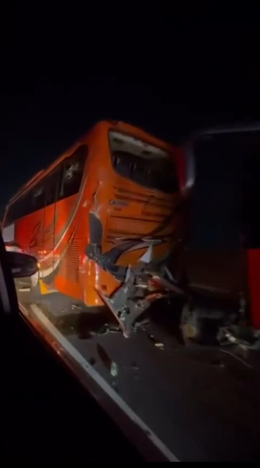 Tragis! Kecelakaan Beruntun Di Tol Malang KM 66, 8 Orang Luka-Luka.