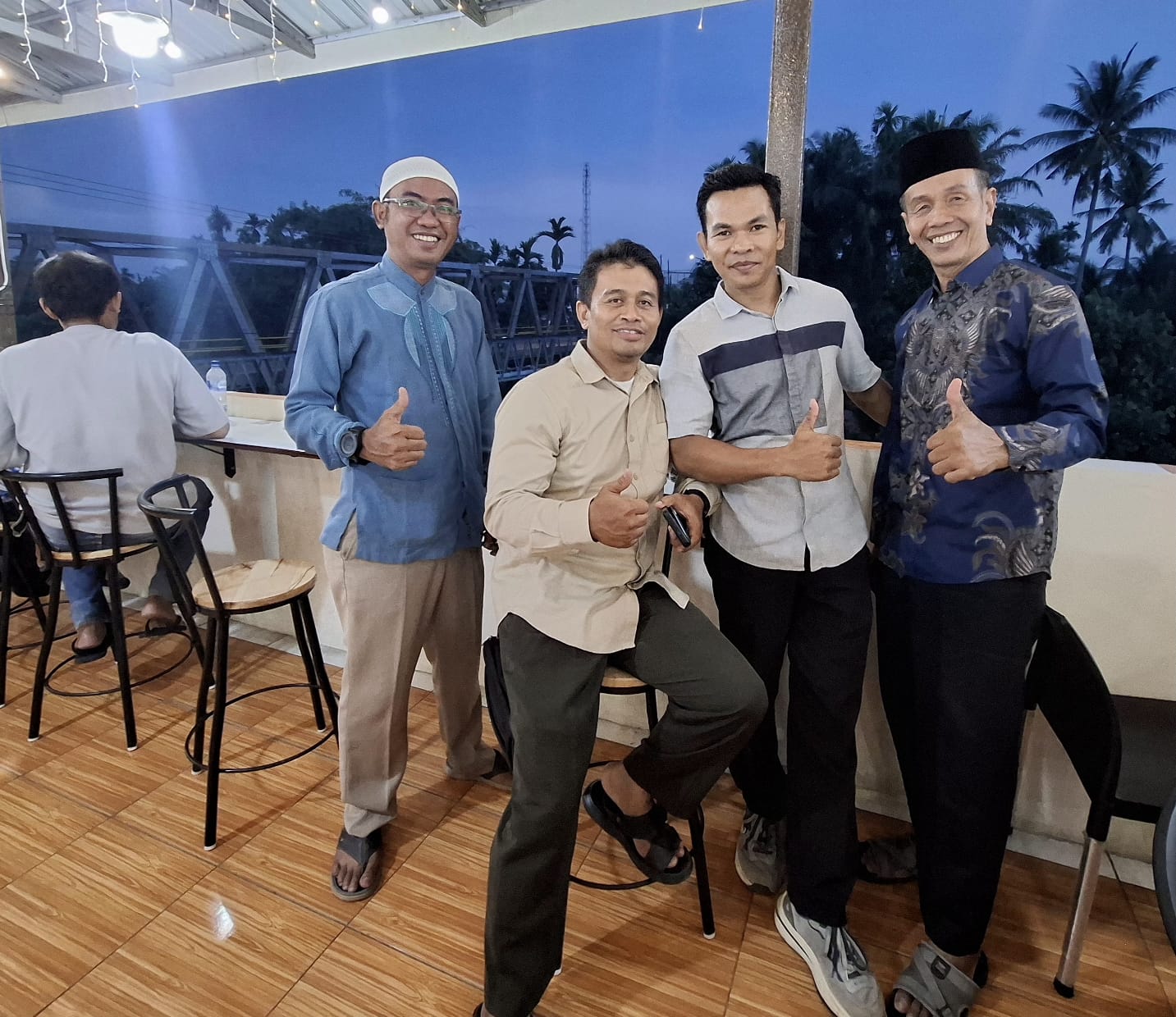 Ngopi di Samping Titi Gantung, Caffe Monggo Mampir Jadi Spot Nostalgia Warga Tebing Tinggi
